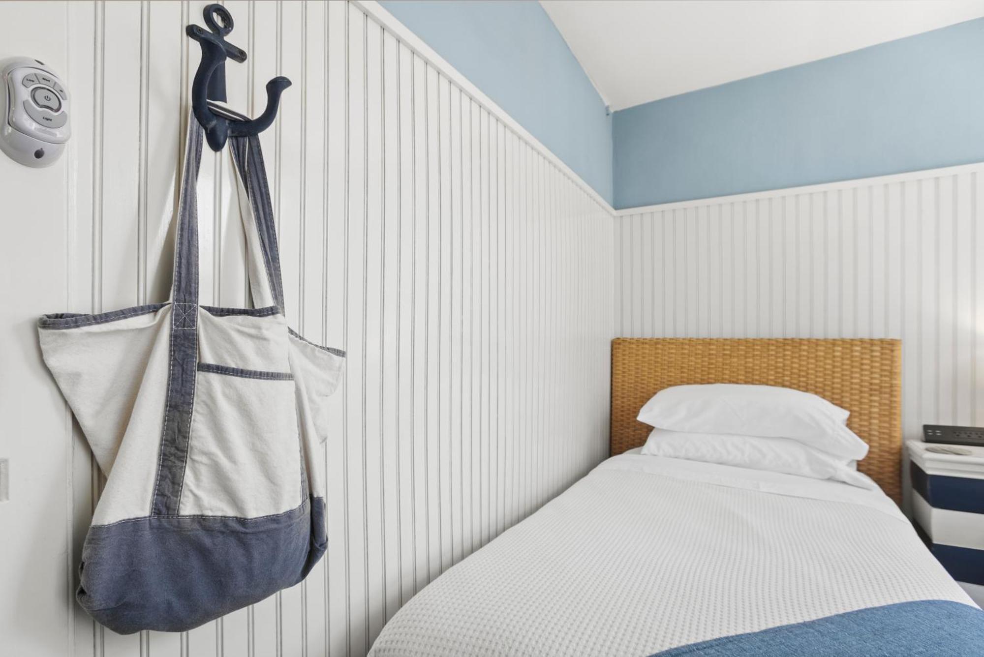 Carlisle House Inn Нантакет Экстерьер фото